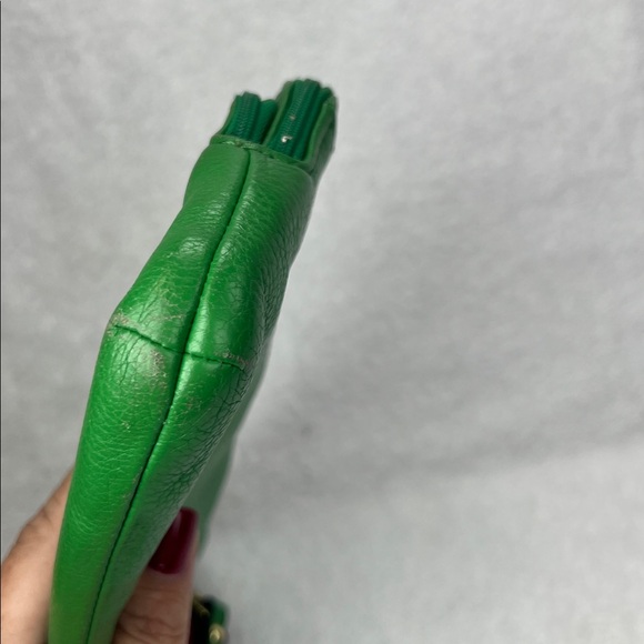 Coach Vibrant Green Leather Wristlet - Picture 4 of 9
